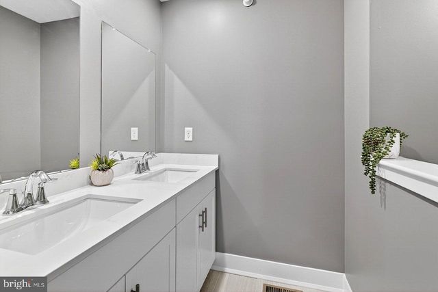 101 LOIS SERUBY DR, Titusville, NJ 08560