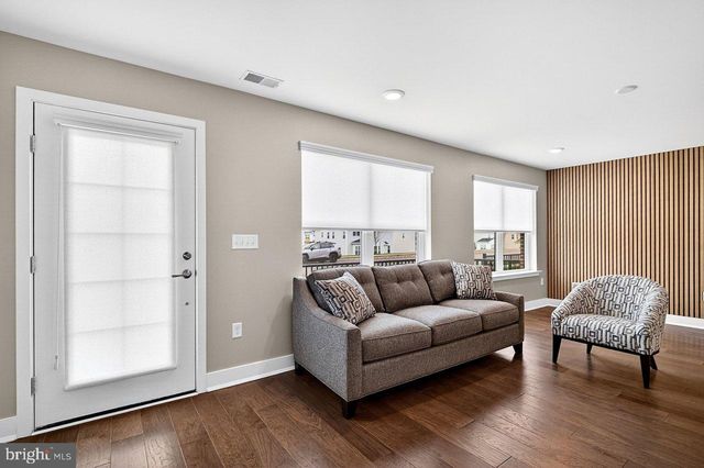 101 LOIS SERUBY DR, Titusville, NJ 08560