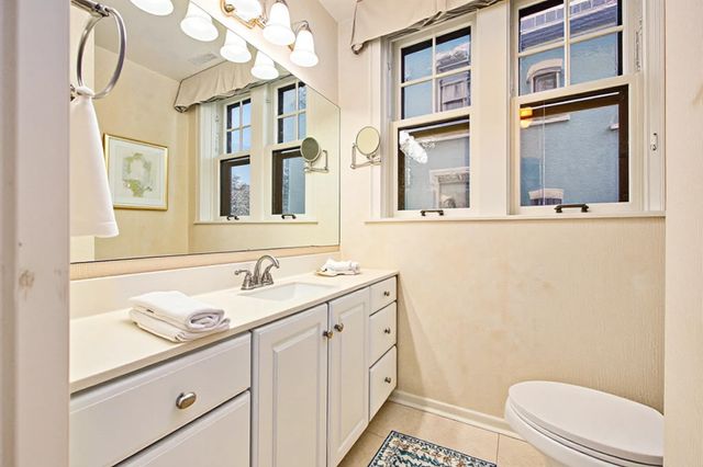 471 W South Street 105, Kalamazoo, MI 49007