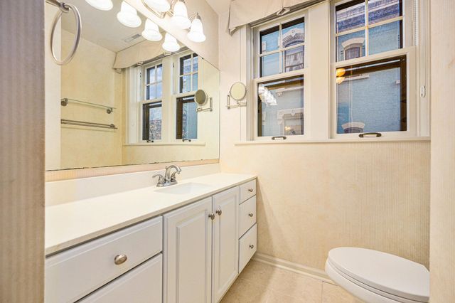 471 W South Street 105, Kalamazoo, MI 49007