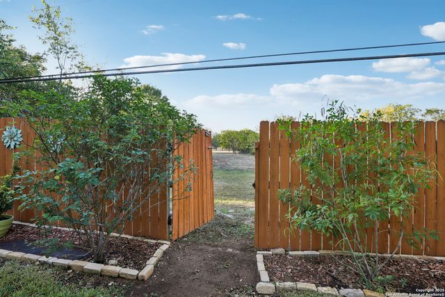 2323 Wilderness Wood, San Antonio, TX 78231