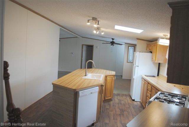 26 Basket Branch, Fenton, MI 48430