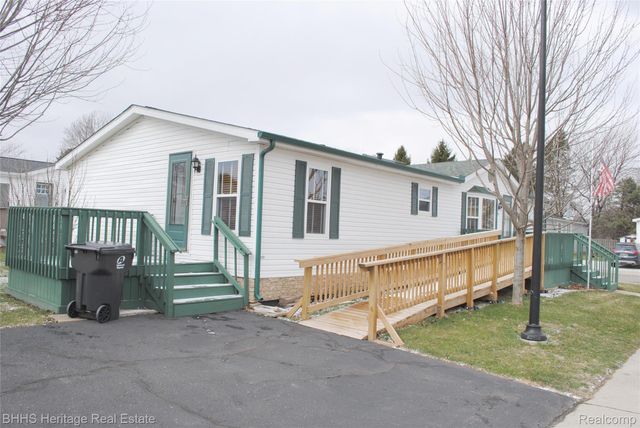 26 Basket Branch, Fenton, MI 48430