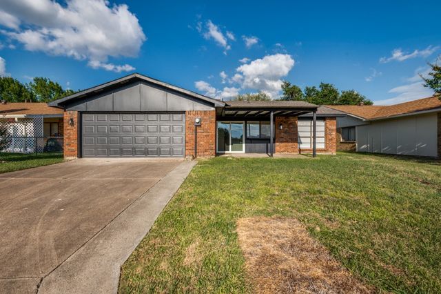 1910 Rambling Ridge Lane, Carrollton, TX 75007
