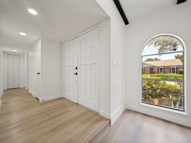 1910 Rambling Ridge Lane, Carrollton, TX 75007