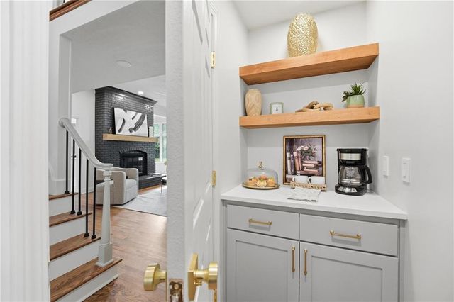 3353 W 129th Terrace, Leawood, KS 66209