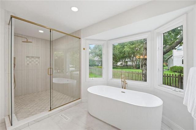 3353 W 129th Terrace, Leawood, KS 66209