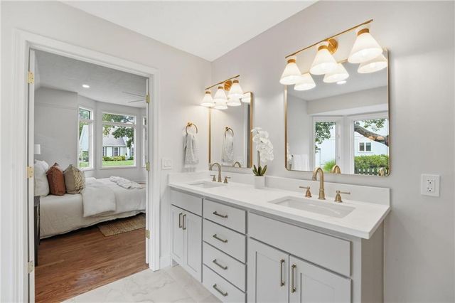 3353 W 129th Terrace, Leawood, KS 66209