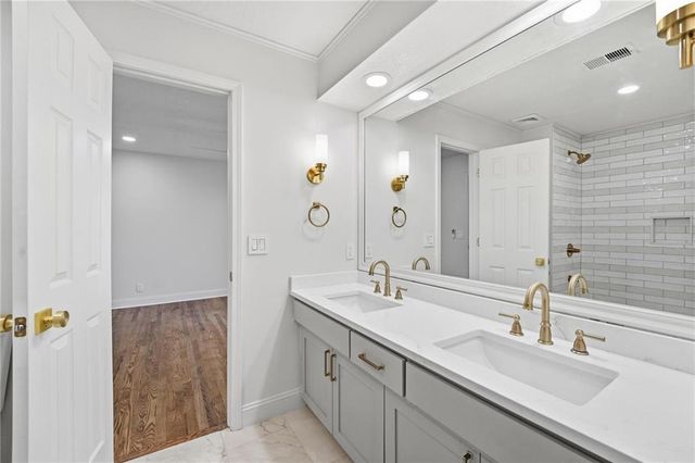 3353 W 129th Terrace, Leawood, KS 66209