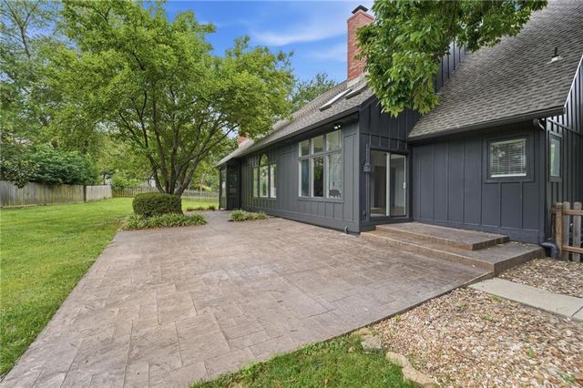 3353 W 129th Terrace, Leawood, KS 66209
