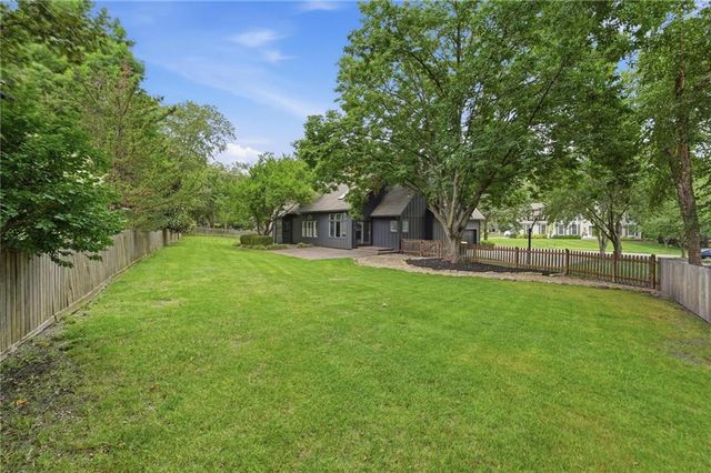 3353 W 129th Terrace, Leawood, KS 66209