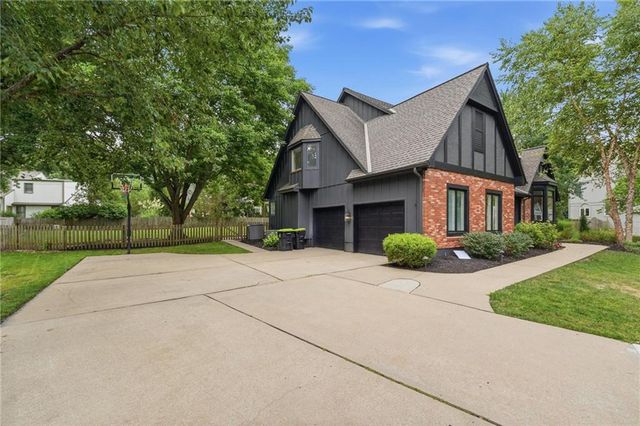 3353 W 129th Terrace, Leawood, KS 66209