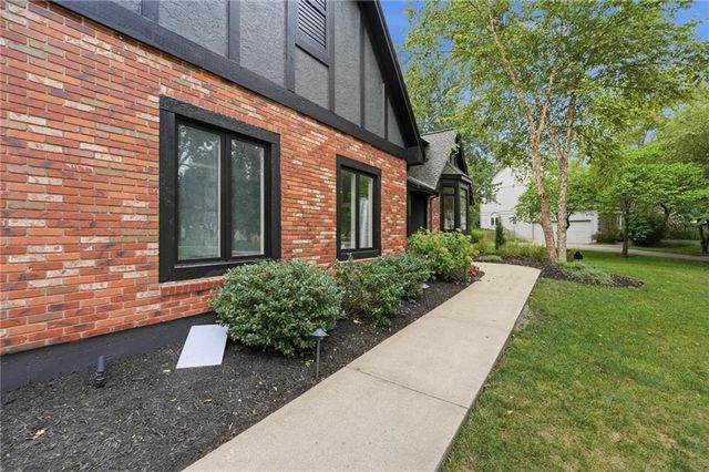 3353 W 129th Terrace, Leawood, KS 66209