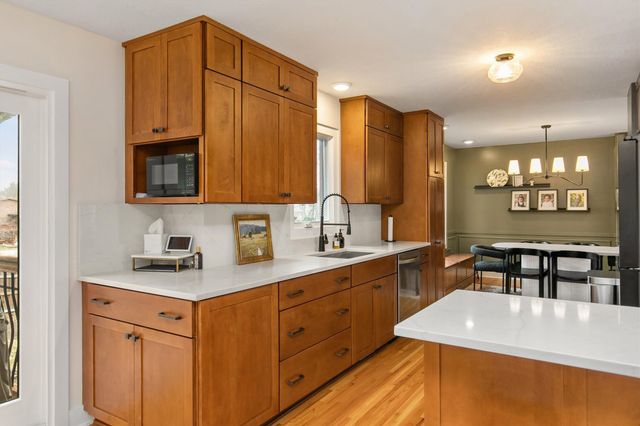 1012 45th Street, West Des Moines, IA 50266