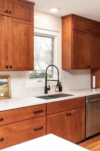 1012 45th Street, West Des Moines, IA 50266