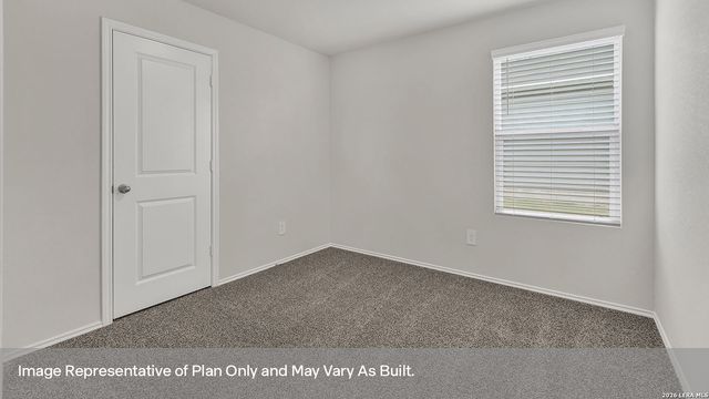 303 WINDFLOWER COVE, Luling, TX 78648