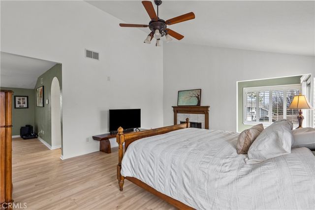 25459 Cariz Drive, Valencia, CA 91355