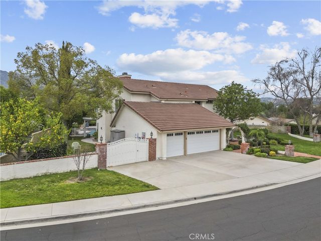 25459 Cariz Drive, Valencia, CA 91355