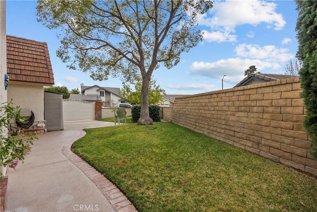 25459 Cariz Drive, Valencia, CA 91355