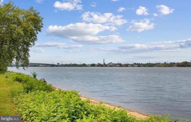 3003 HARBOUR DR, Palmyra, NJ 08065