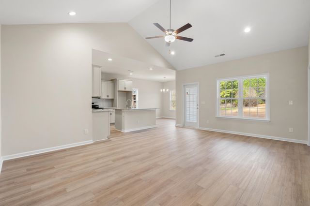 1134 W Business 9, Loris, SC 29569