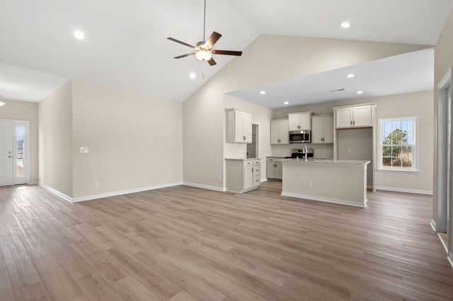 1134 W Business 9, Loris, SC 29569