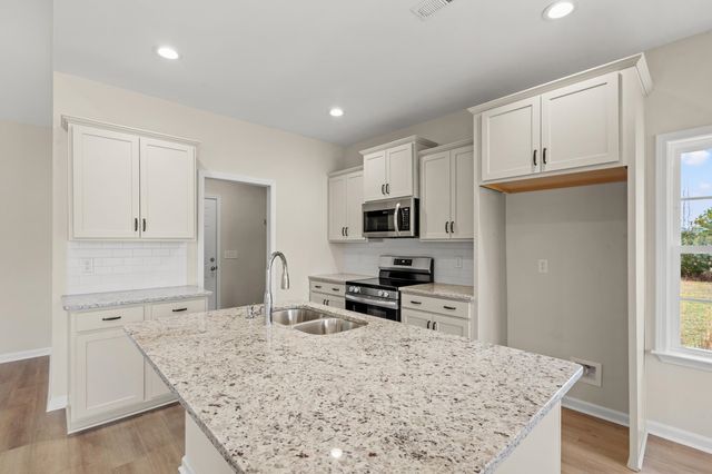 1134 W Business 9, Loris, SC 29569