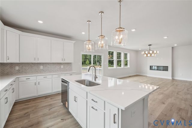 3909 Lyons Mill Ln, Glen Allen, VA 23059