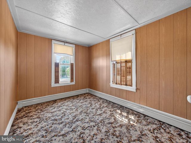 15845 KUTZTOWN RD, Maxatawny, PA 19538