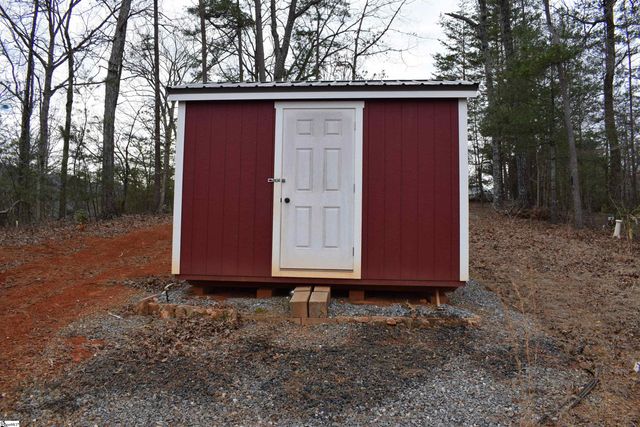 172 Winter Lane, Mill Spring, NC 28756