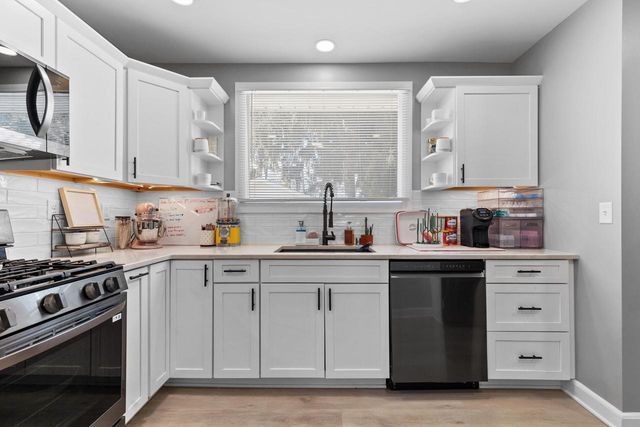 2403 S 109th STREET, West Allis, WI 53227