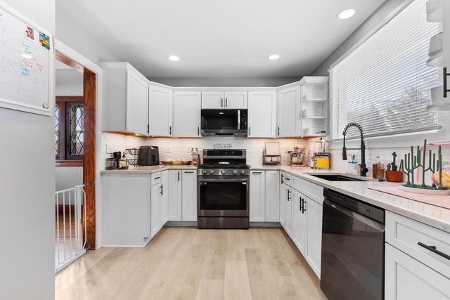 2403 S 109th STREET, West Allis, WI 53227