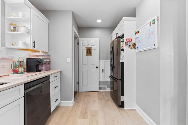 2403 S 109th STREET, West Allis, WI 53227