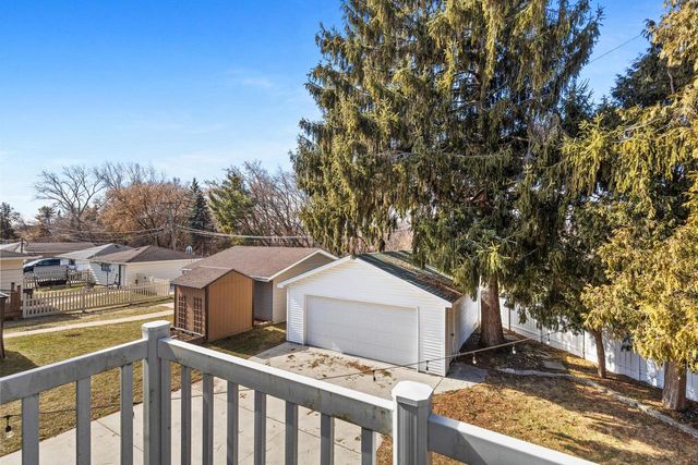 2403 S 109th STREET, West Allis, WI 53227