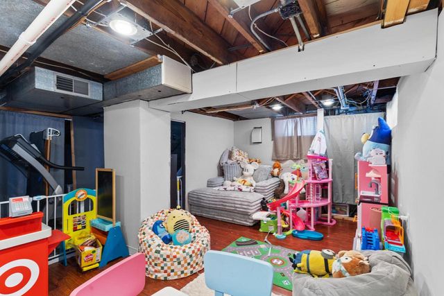 2403 S 109th STREET, West Allis, WI 53227