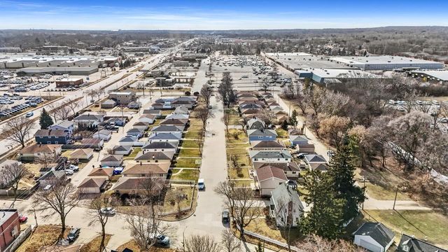 2403 S 109th STREET, West Allis, WI 53227