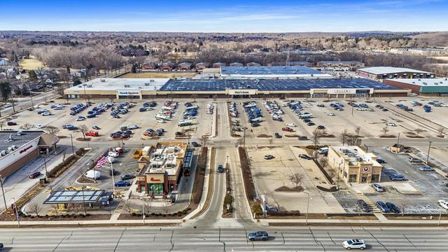 2403 S 109th STREET, West Allis, WI 53227