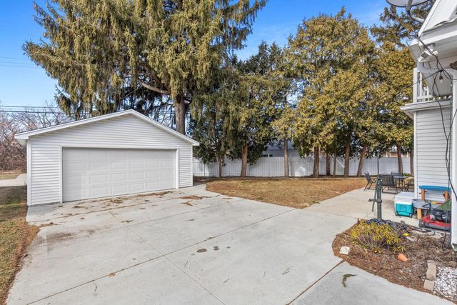 2403 S 109th STREET, West Allis, WI 53227