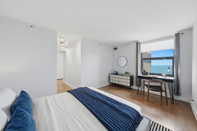 3660 N lake shore Drive 3903, Chicago, IL 60613