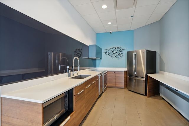 3660 N lake shore Drive 3903, Chicago, IL 60613