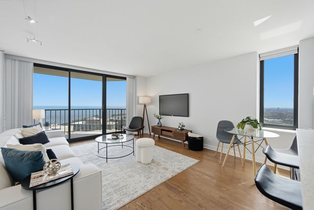 3660 N lake shore Drive 3903, Chicago, IL 60613