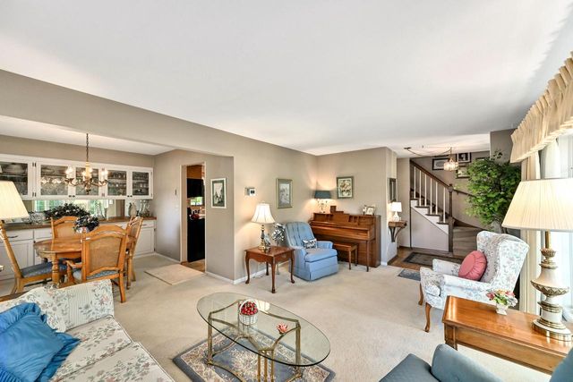 6530 S 116th STREET, Franklin, WI 53132