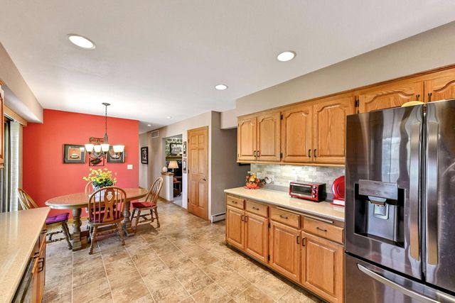 6530 S 116th STREET, Franklin, WI 53132