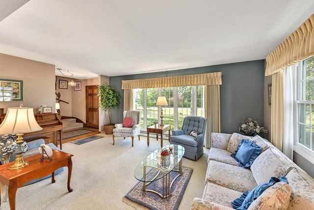 6530 S 116th STREET, Franklin, WI 53132