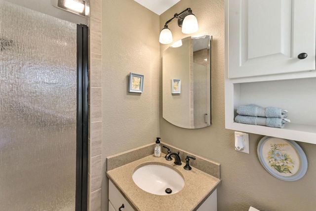 6530 S 116th STREET, Franklin, WI 53132