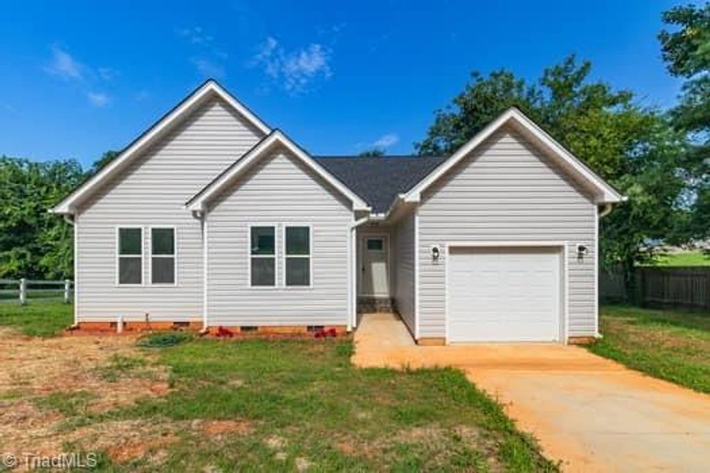 4926 Grove Avenue, Winston-salem, NC 27105