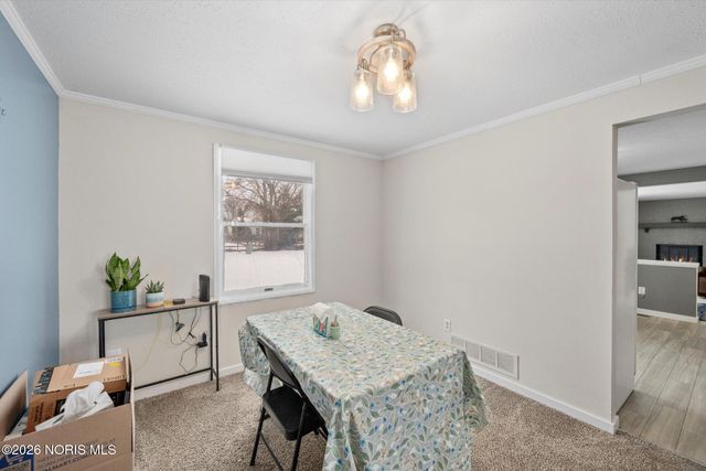 3906 Farmbrook Drive, Sylvania, OH 43560