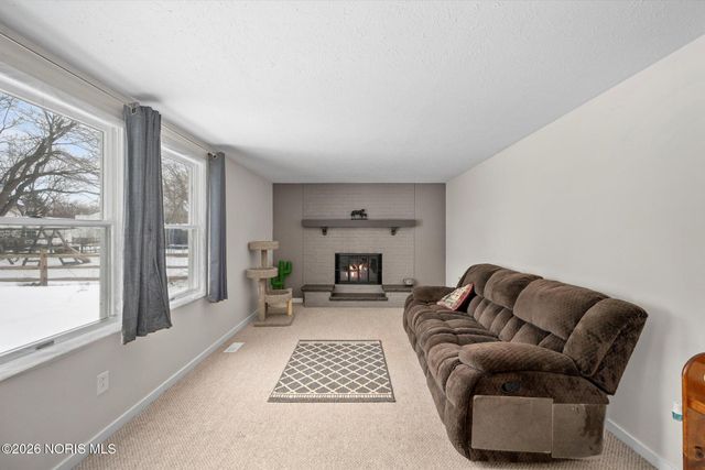 3906 Farmbrook Drive, Sylvania, OH 43560