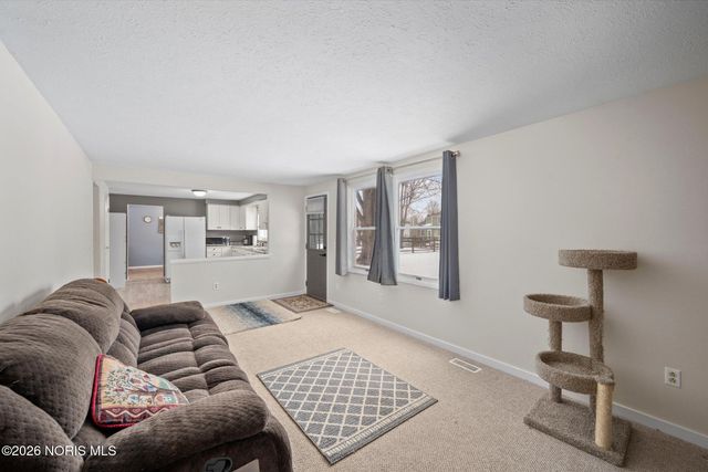 3906 Farmbrook Drive, Sylvania, OH 43560