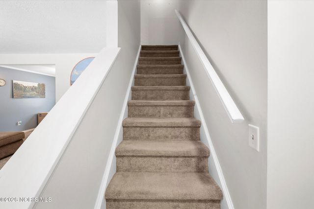 3906 Farmbrook Drive, Sylvania, OH 43560